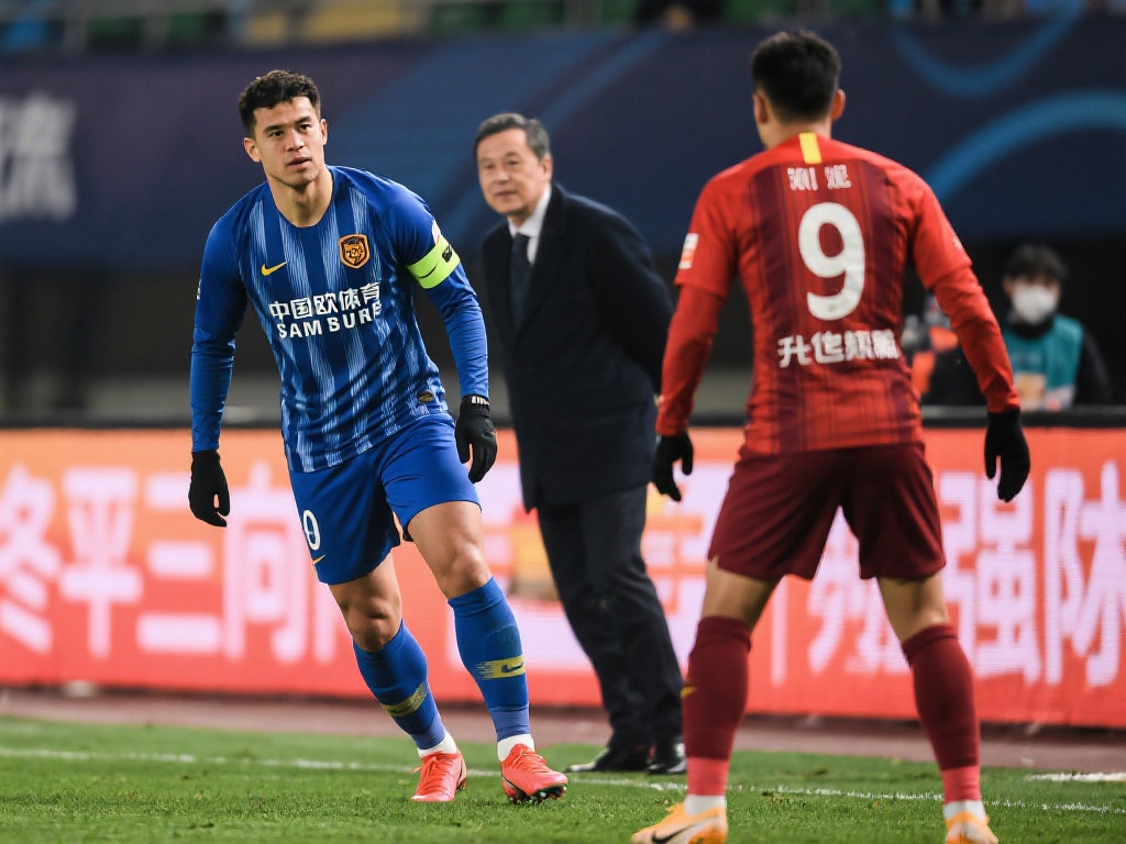 中欧体育主席冬窗转会计划助力球队争冠 (中欧体育主席公布冬窗转会计划,助力球队全力争冠!) 据可靠消息透露,中欧体育主席此次冬窗转会计划聚焦于